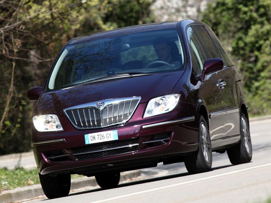  Lancia Phedra 2008 года  (фото 12 из 16)
